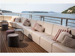 MM2-Restaurant-Lobby-9