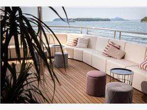 MM2-Restaurant-Lobby-10