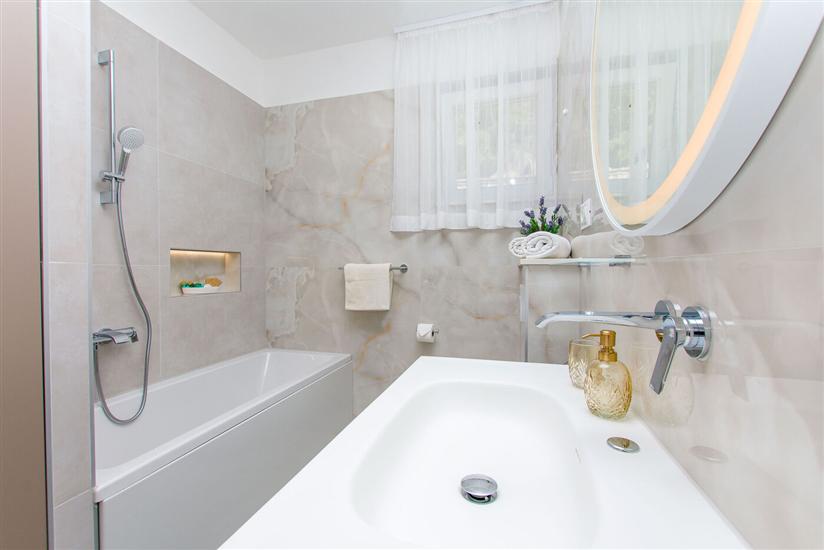 Apartment A1, for 7 persons