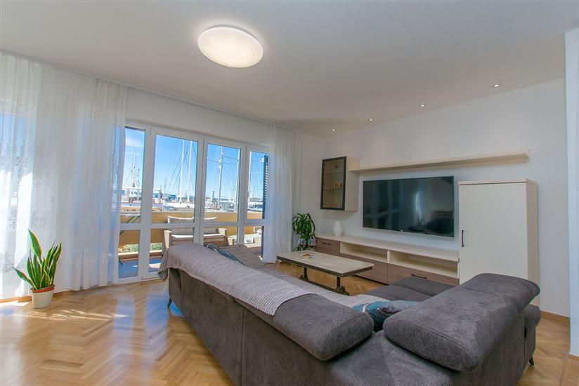 Apartment A1, for 7 persons