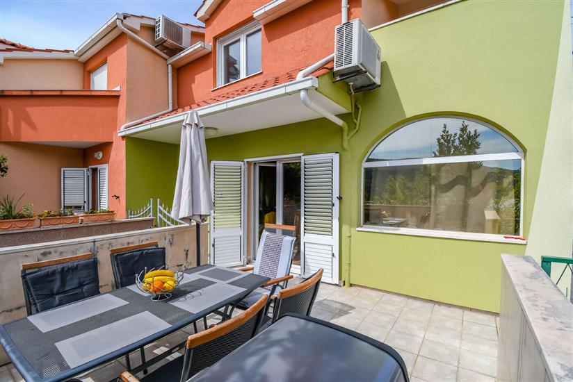 Apartment A1, for 5 persons