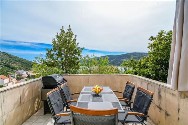 Apartment A1, for 5 persons