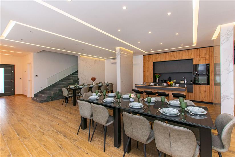 House K1, for 20 persons