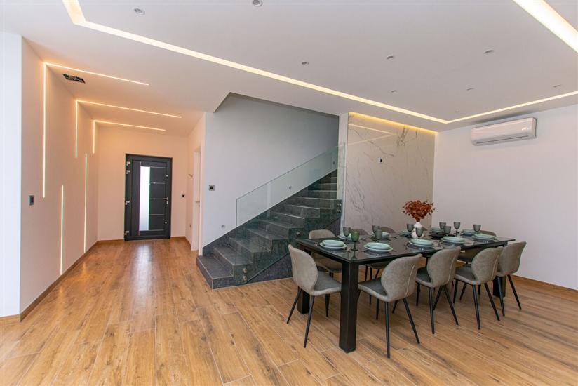 House K1, for 20 persons