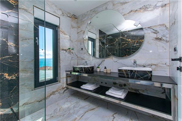 House K1, for 20 persons