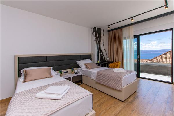 House K1, for 20 persons