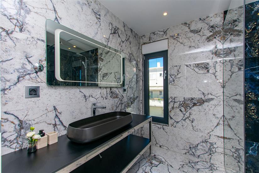 House K1, for 20 persons