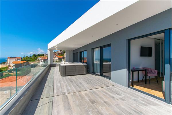 House K1, for 20 persons