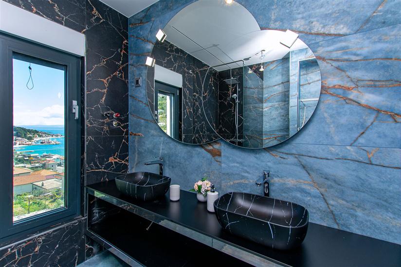 House K1, for 20 persons