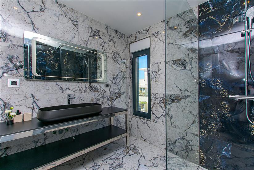 House K1, for 20 persons