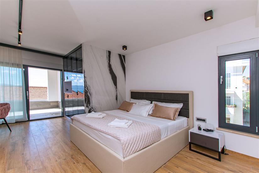 House K1, for 20 persons