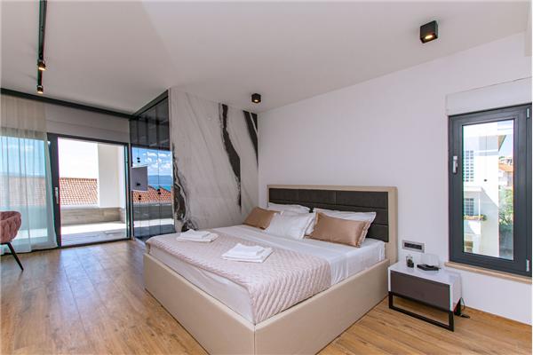 House K1, for 20 persons