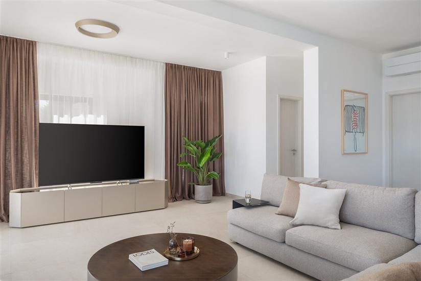 House K1, for 10 persons