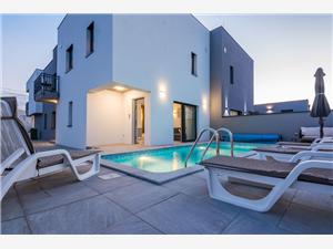 Apartment Spanic 2 Vir - island Vir, Size 130.00 m2, Accommodation with pool, Airline distance to town centre 400 m
