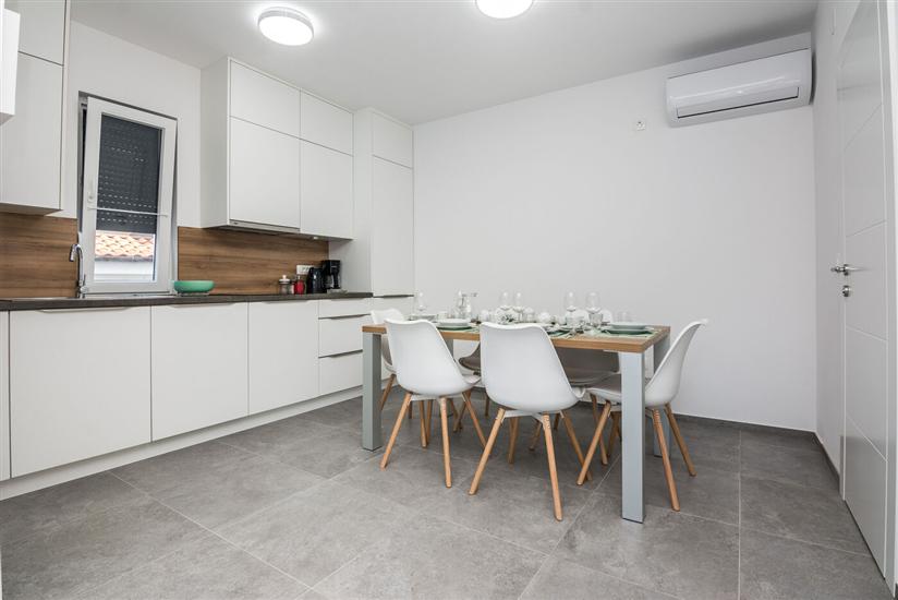 Apartment A1, for 6 persons