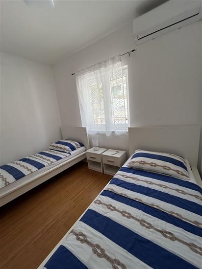 House K1, for 11 persons