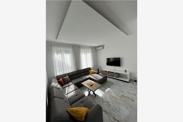 House K1, for 11 persons