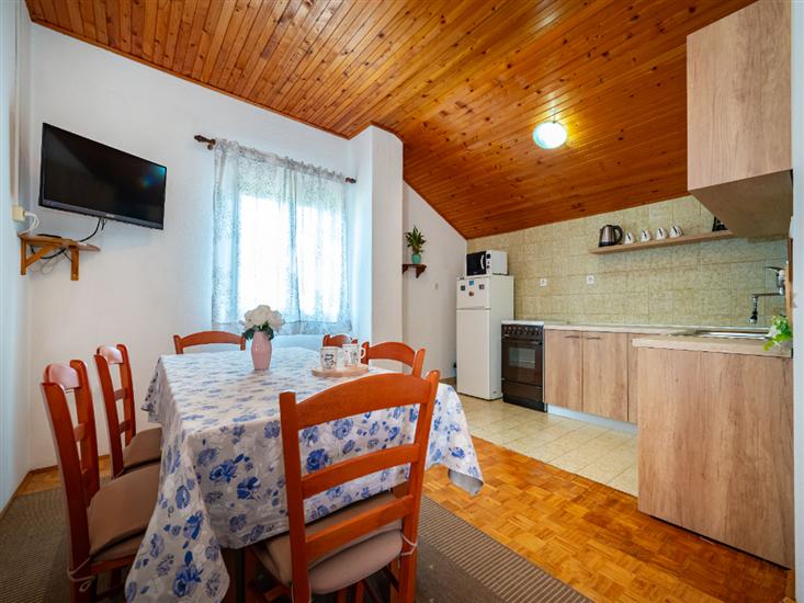Apartment A1, for 7 persons