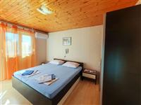 Room S1, for 2 persons