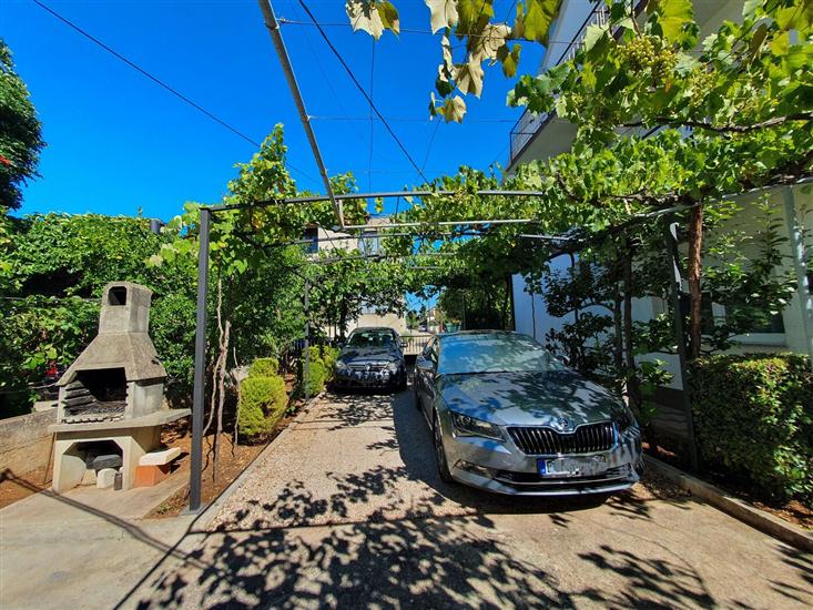 Apartments and Rooms Jengic