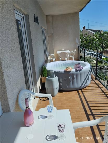 Ferienwohnung A1, für 8 Personen