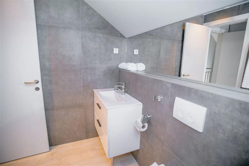 Hiša K1, na 6 osebe