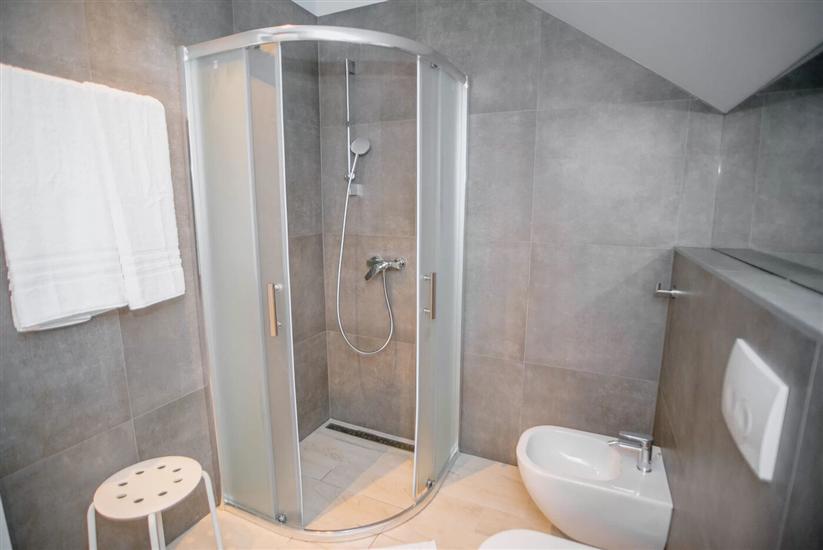 Hiša K1, na 6 osebe