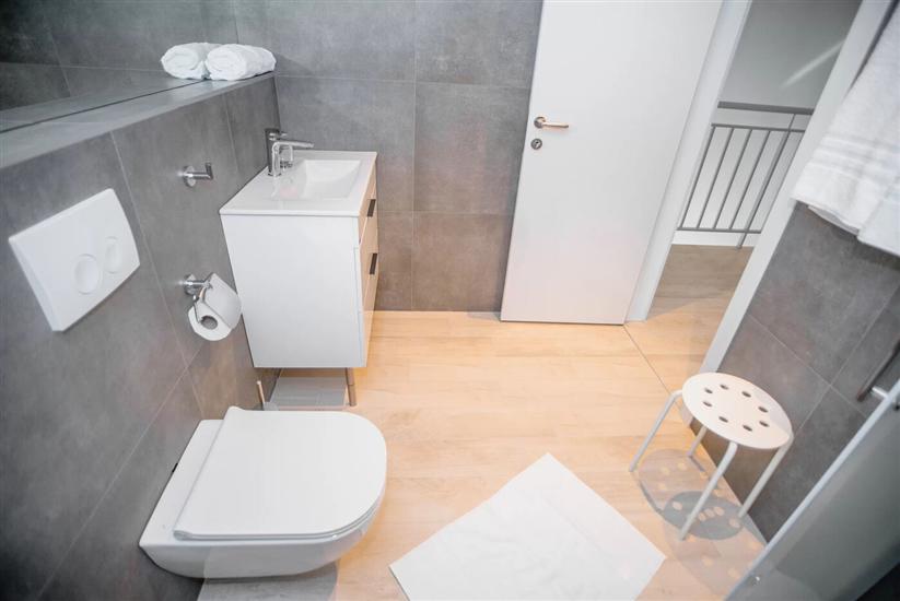 Hiša K1, na 6 osebe