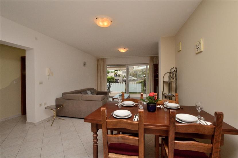 Apartment A1, for 5 persons