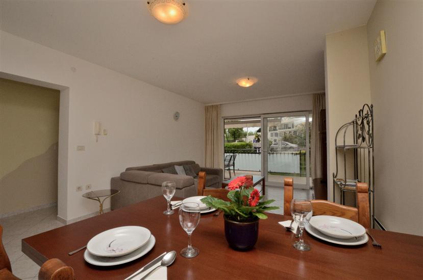 Apartment A1, for 5 persons