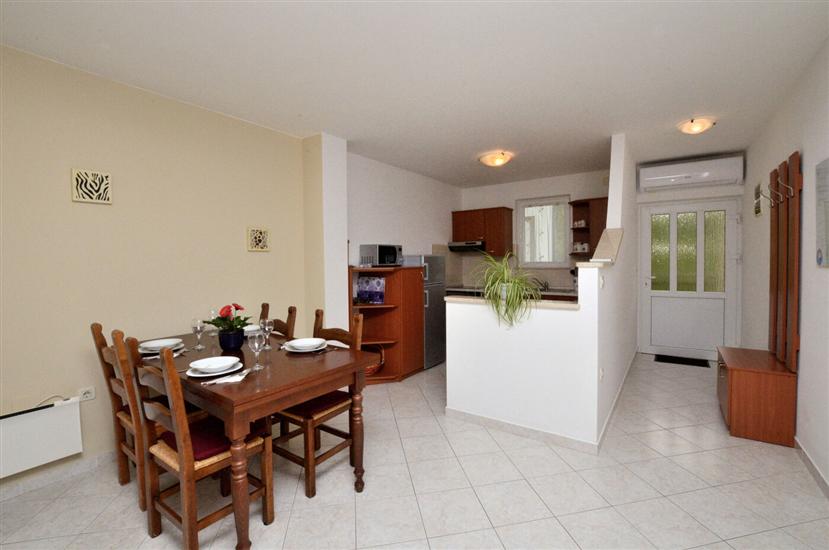Apartment A1, for 5 persons