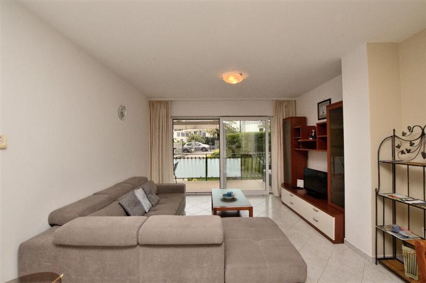 Apartment A1, for 5 persons