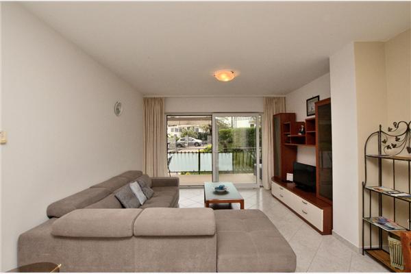 Apartment A1, for 5 persons