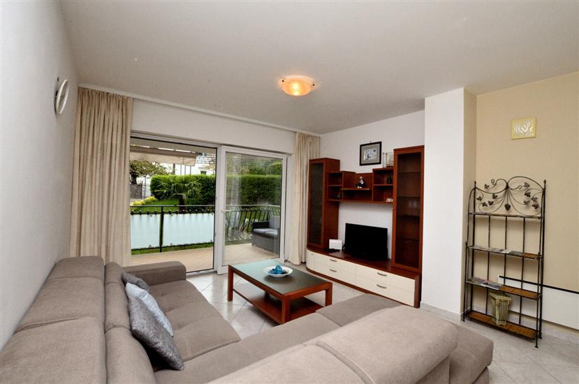 Apartment A1, for 5 persons