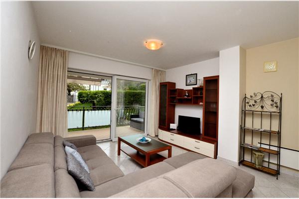 Apartment A1, for 5 persons