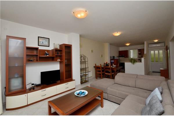 Apartment A1, for 5 persons