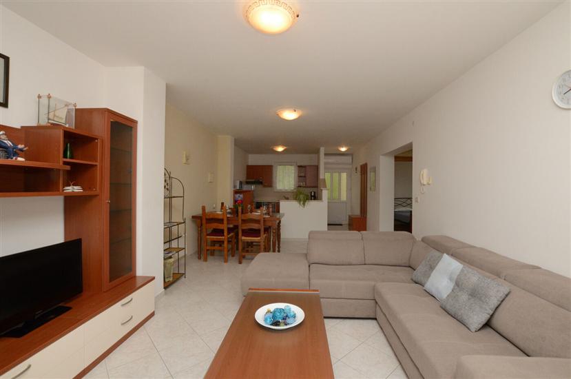 Apartment A1, for 5 persons
