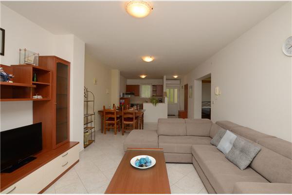 Apartment A1, for 5 persons