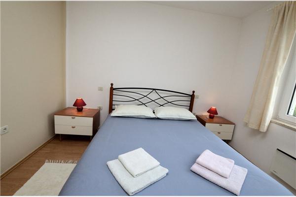 Apartment A1, for 5 persons