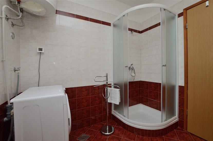 Apartment A1, for 5 persons