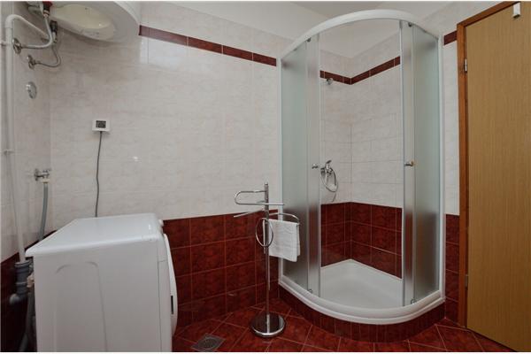 Apartment A1, for 5 persons