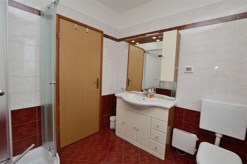 Apartment A1, for 5 persons