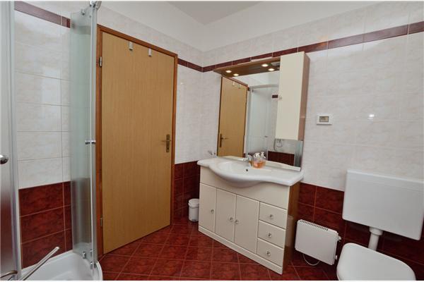 Apartment A1, for 5 persons