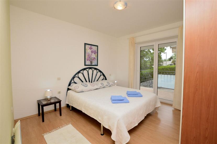 Apartment A1, for 5 persons