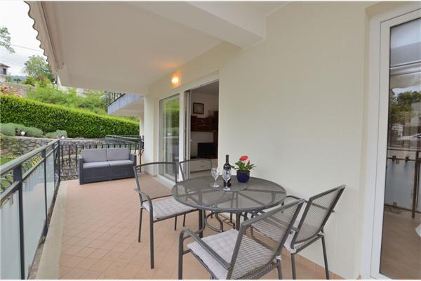 Apartment A1, for 5 persons