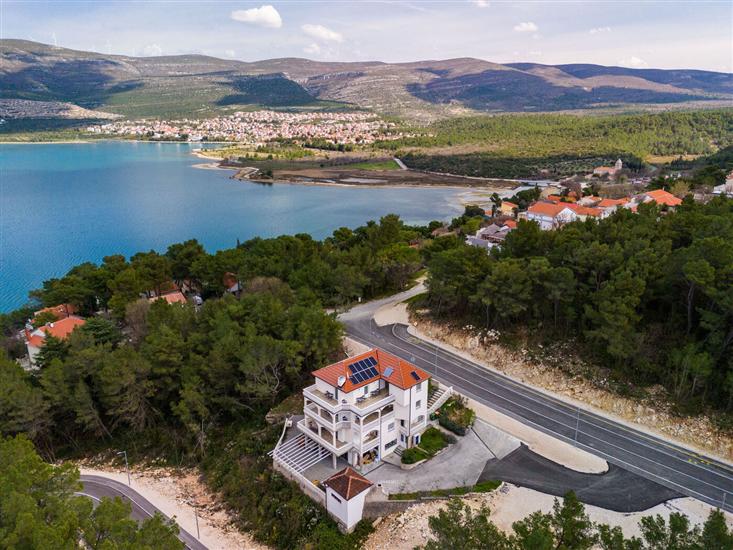 Apartments and Rooms STIPANOVI DVORI