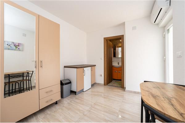 Room S3, for 2 persons