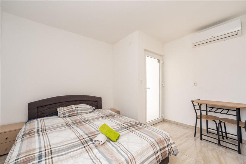 Room S5, for 2 persons