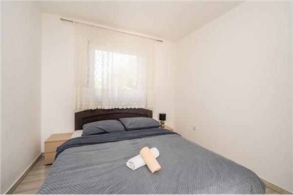 Room S6, for 2 persons