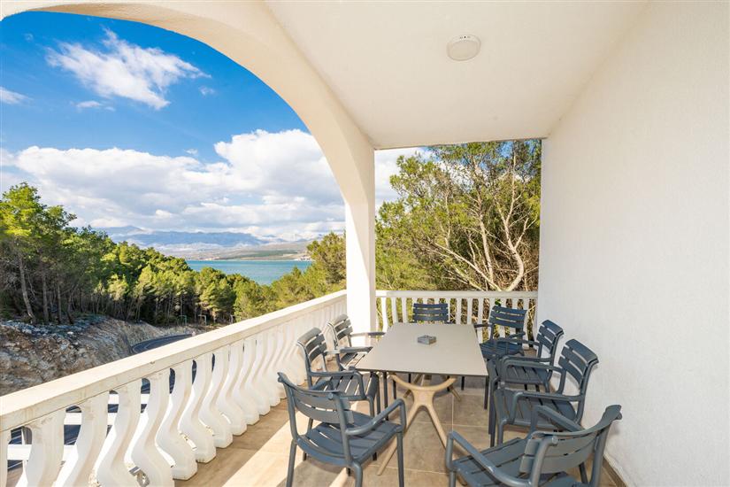 Apartment A8, for 6 persons